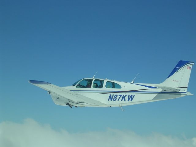 Beechcraft Bonanza (33) (N87KW)