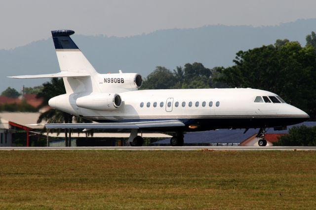 Dassault Falcon 900 (N990BB)