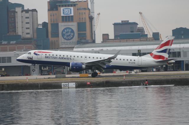 Embraer ERJ-190 (G-LCYN) - Touching down runway 09 from Amsterdam