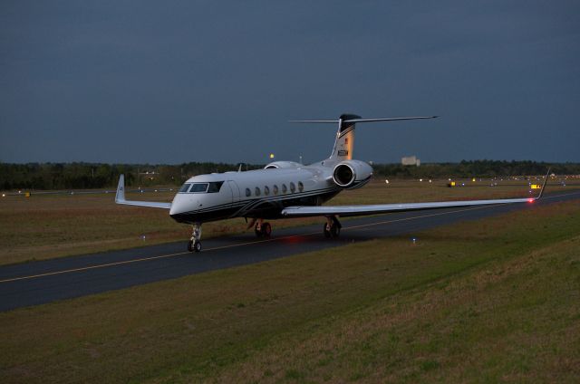 Gulfstream Aerospace Gulfstream V (N550NM) - Departure taxi runway 7 last day Masters 2018