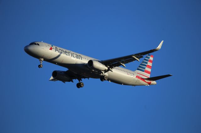 Airbus A321 (N106NN)