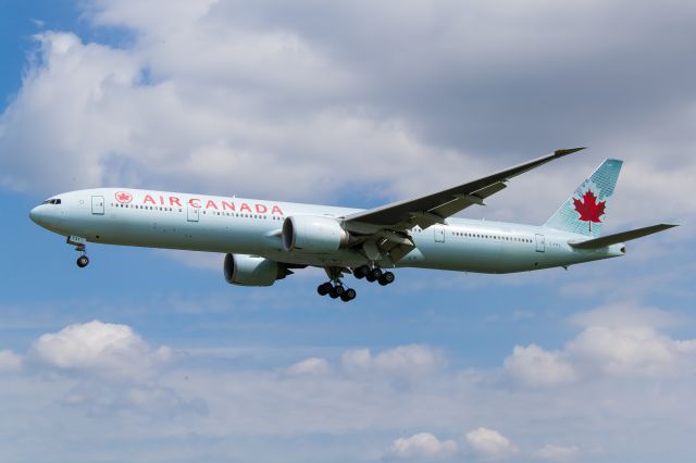 BOEING 777-300ER (C-FITL) - 12.05.2016