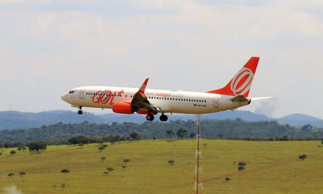 Boeing 737-800 (PR-GUI)