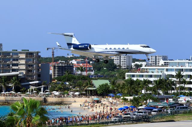 Gulfstream Aerospace Gulfstream V (N50JE) - GulfStream N50JE over the beach