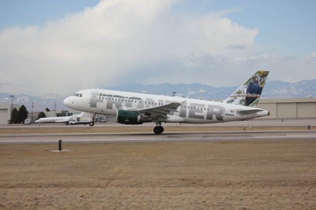 Airbus A319 (N908FR) - Taking off on 17R.