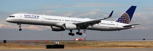 BOEING 757-300 (N74856) - Landing on 16L.