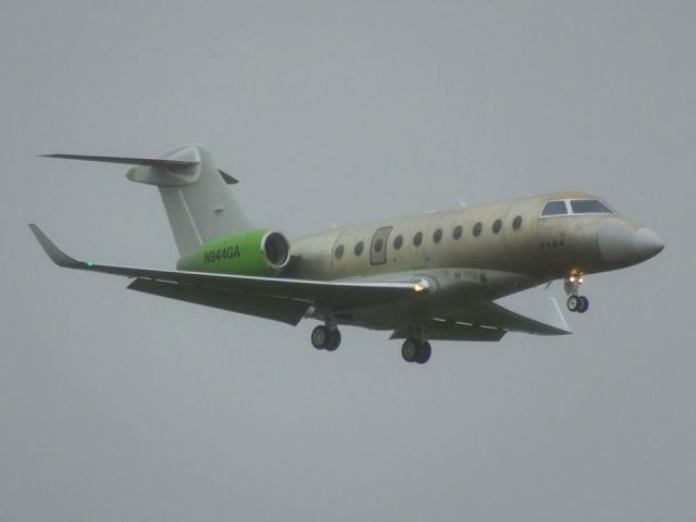 IAI Gulfstream G280 (N944GA) - On finals from Tel Aviv (LLBG) after the first stage of delivery flight.