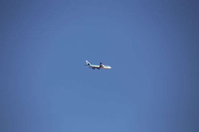 BOEING 747-8 (HL7631)