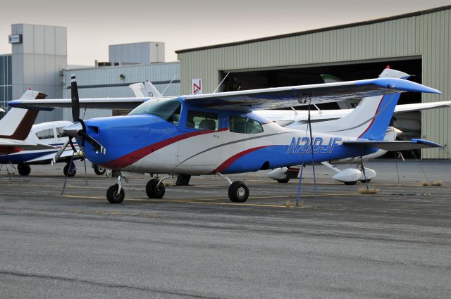 Cessna Centurion (N210JF) - Seen at KFDK on 9/18/2009.      a href=http://discussions.flightaware.com/profile.php?mode=viewprofile&u=269247  Profile/a