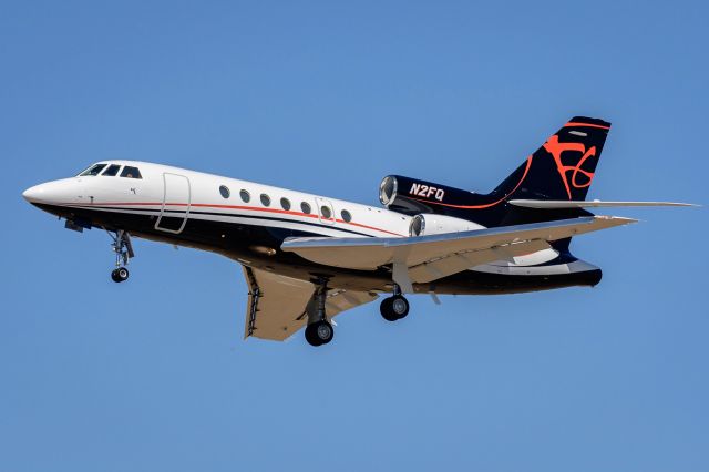 Dassault Falcon 50 (N2FQ) - Arrival KLAX shot from proud bird.