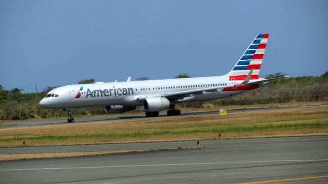 Boeing 757-200 (N186AN)