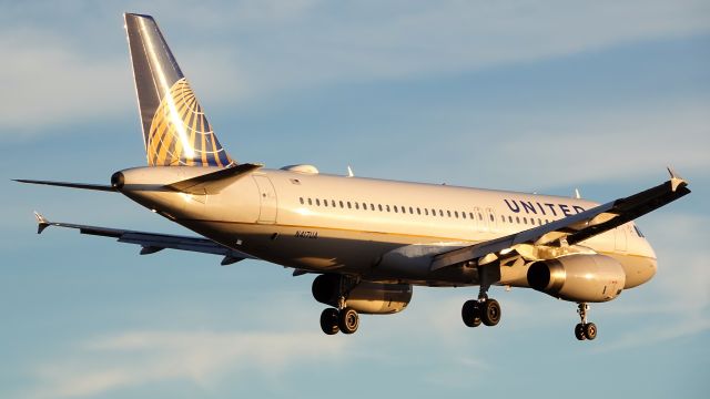 Airbus A320 (N417UA)