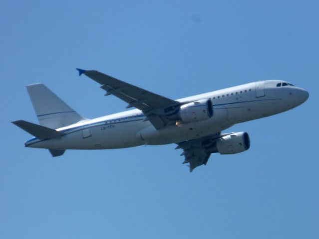 Airbus A319 (CS-TFU)