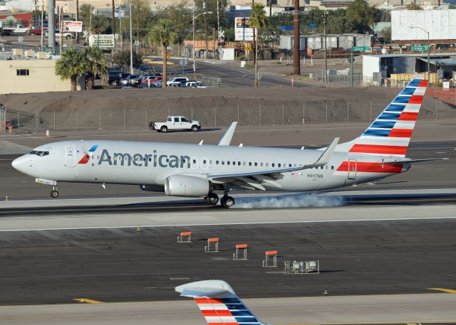 Boeing 737-800 (N997NN)