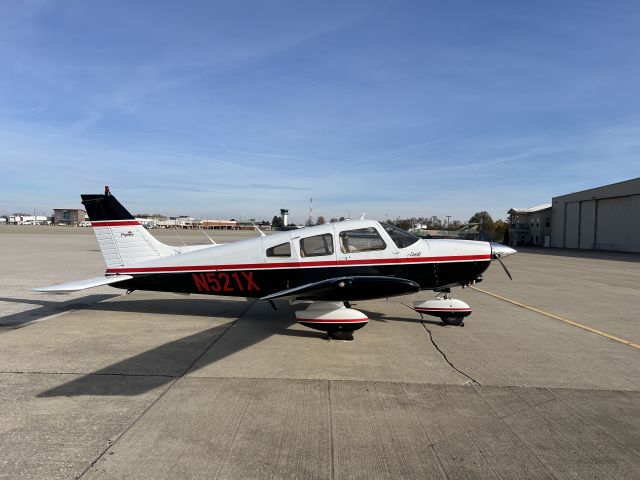 Piper Cherokee (N521X)