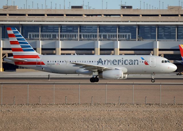 Airbus A320 (N664AW)