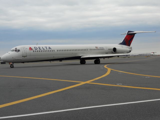 McDonnell Douglas MD-88 (N967DL) - MD