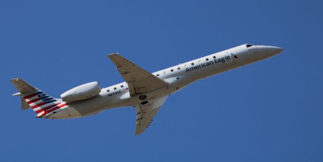 Embraer ERJ-145 (N634AE) - Shortly after departure is this 1999 American Airlines Eagle Embraer 145LR in the Spring of 2021.