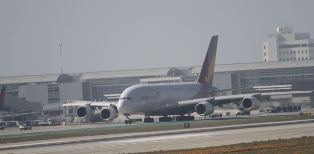 Airbus A380-800 (HL7634)