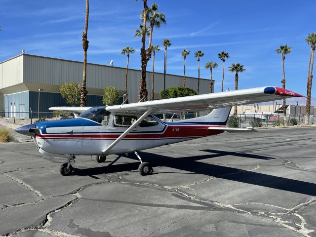 Cessna Skylane RG (N1737R)