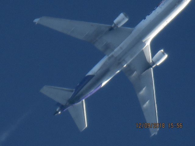 Boeing MD-11 (N574FE)