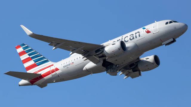 Airbus A319 (N9004F)