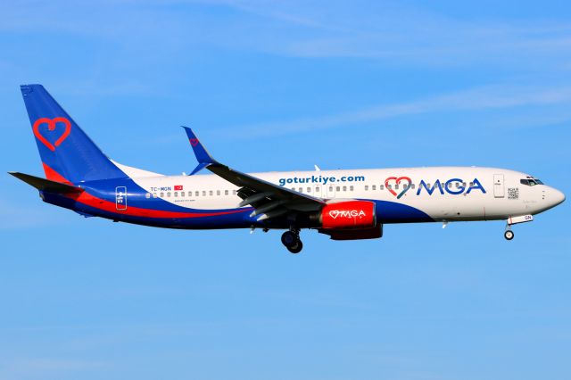 Boeing 737-800 (TC-MGN)