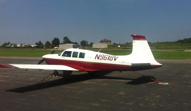 Mooney M-20 (N9618V) - Stinger tail Mooney.