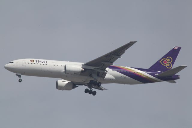 Boeing 777-200 (HS-TJV)