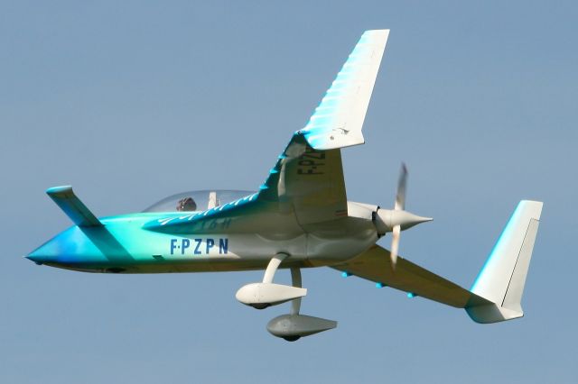 F-PZPN — - Rutan Long-EZ, Solo display, Morlaix-Ploujean airport (LFRU-MXN) air show in september 2014