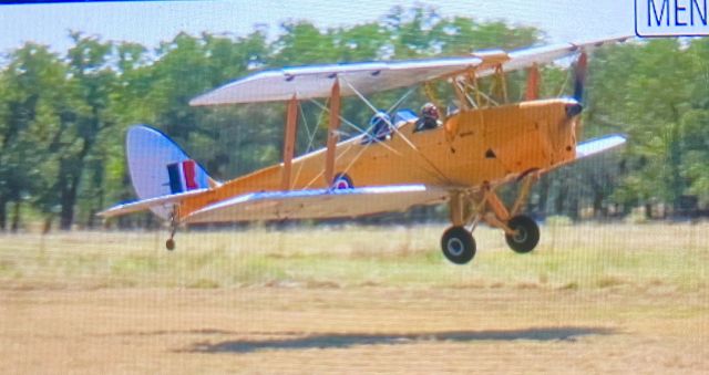 OGMA Tiger Moth (N8224)