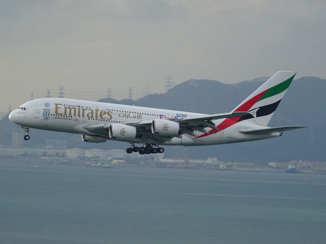 Airbus A380-800 (A6-EEI)