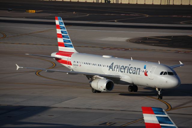 Airbus A320 (N680AW)