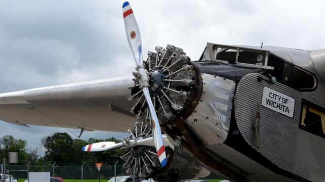 Ford Tri-Motor (N9645) - Giving rides at Bolton Field. 