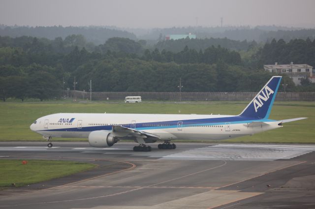 BOEING 777-300 (JA784A)