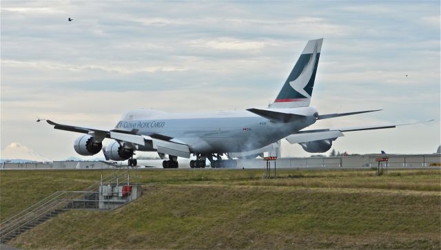BOEING 747-8 (B-LJC) - BOE553 arriving from KPDX touching down on Rwy 34L, 7.16.13. (LN:1433 cn 39240).