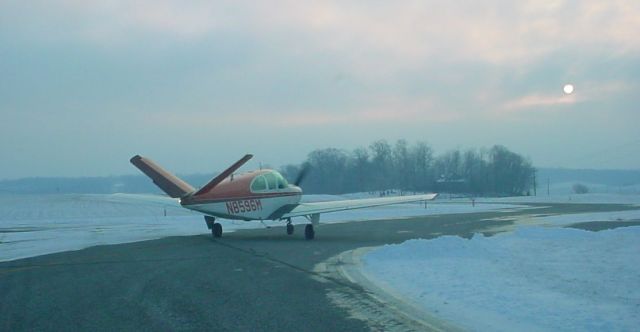 Beechcraft 35 Bonanza (N8596M) - Taxing to runway 27... 1/20/09