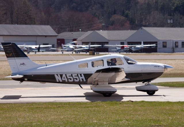 Piper Cherokee (N455H) - Great aircraft at www.flying20club.org    Based at RELIANT AIR where you find the lowest fuel price at the Danbury (KDXR) airport.