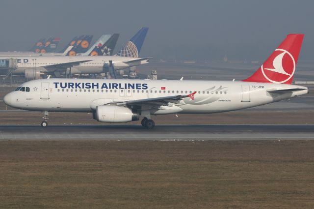 Airbus A320 (TC-JPM)