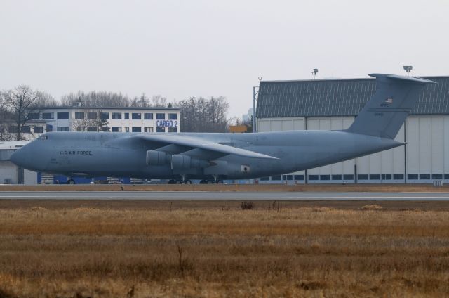 Lockheed C-5 Galaxy (70-0451) - old beautiful C-5A