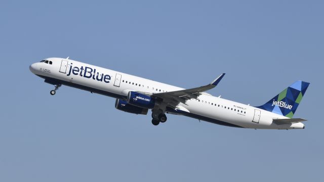Airbus A321 (N968JT) - Departing LAX on 25R