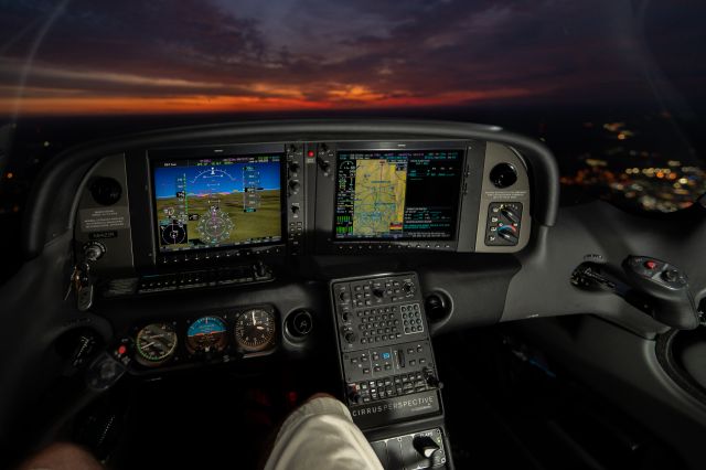 Cirrus SR-22 (N942SR) - Flying into a sunrise 