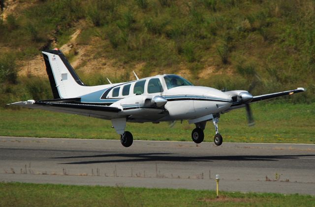 Beechcraft Baron (58) (N625M)