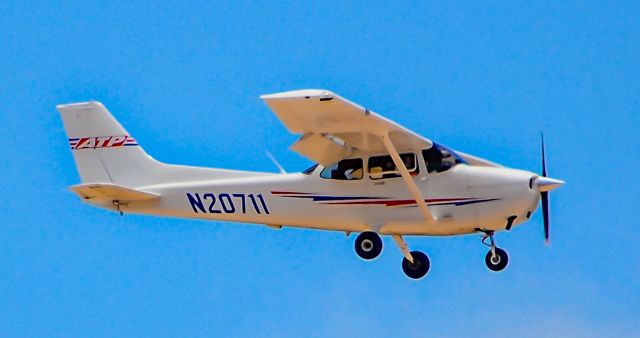 Cessna Skyhawk (N20711) - N20711 Cessna 172S Skyhawk SP s/n 172S12563 - North Las Vegas Airport  KVGTbr /Photo: TDelCorobr /May 17, 2023