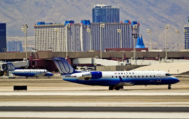 Canadair Regional Jet CRJ-100 (N983CA) - United Express (SkyWest Airlines) Canadair CL-600-2B19 Regional Jet CRJ-100ER N983CA / 7169 (cn 7169)  Las Vegas - McCarran International (LAS / KLAS) USA - Nevada, May 26, 2011 Photo: Tomás Del Coro