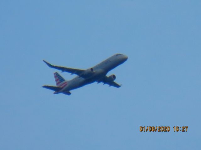Embraer 175 (N227NN)