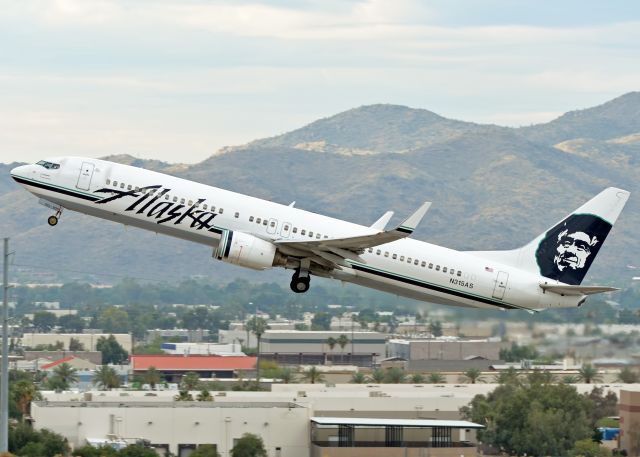 Boeing 737-900 (N315AS)