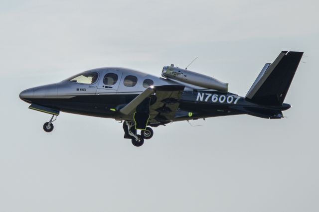 Cirrus Vision SF50 (N76007)