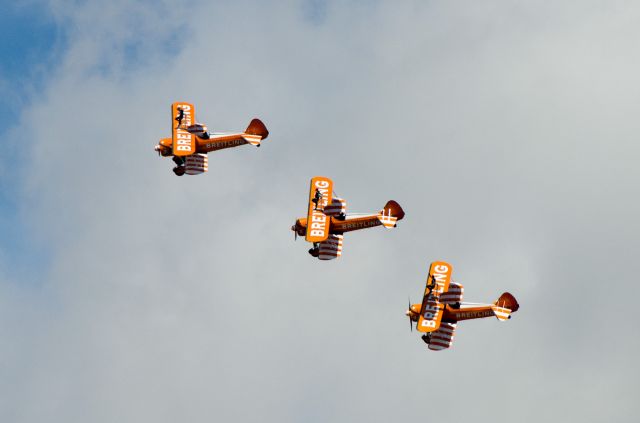 — — - Breitling wingwalkers at Farnborough 2016