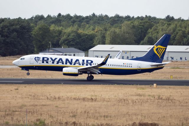 Boeing 737-800 (EI-DYV)